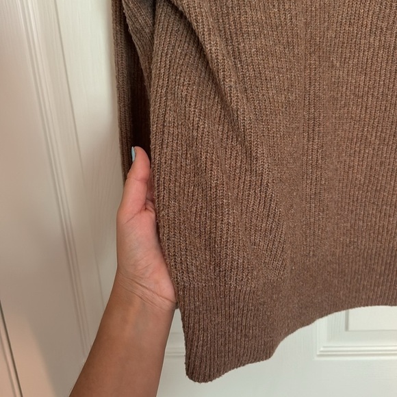 Old navy brown sweater size small - Picture 2 of 2